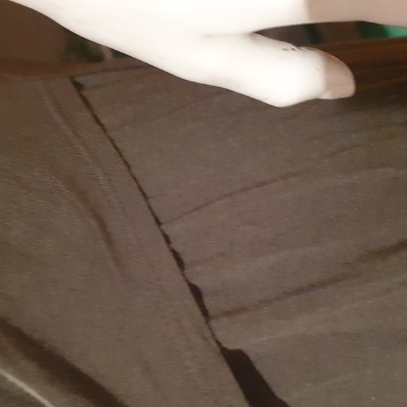 Emerald green maxi dress.  Stretchy material, very flattering - Picture 3 of 4